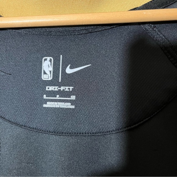 NIKE Toronto Raptors City Edition Dri-Fit Black and Gold Zip Up Mens SP - Picture 12 of 13